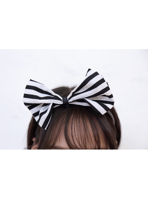 Black-white Stripe Love Bow Decoration Daily Sweet Short Black Lace Square Collar Puff Sleeve Dress Halloween Demon Doll Costume Female